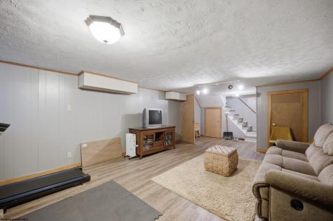 649 Court Avenue Weston WV 26452