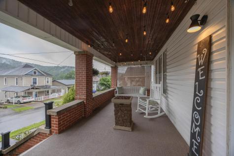 649 Court Avenue Weston WV 26452