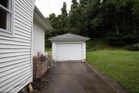 649 Court Avenue Weston WV 26452