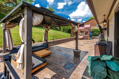 5 Cedarwood Drive Morgantown WV 26505