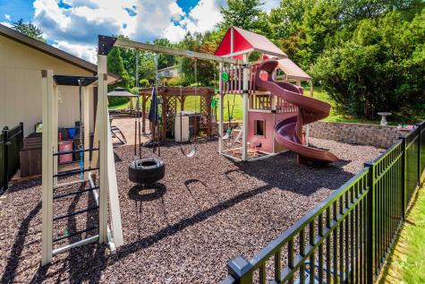 5 Cedarwood Drive Morgantown WV 26505