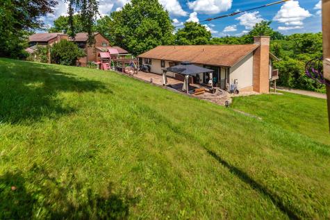 5 Cedarwood Drive Morgantown WV 26505