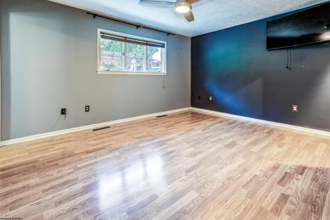 5 Cedarwood Drive Morgantown WV 26505