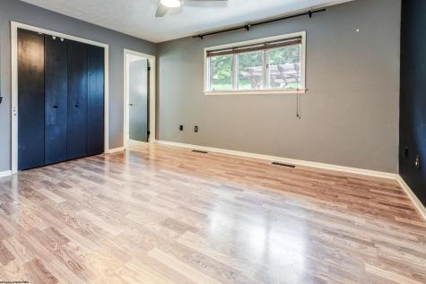 5 Cedarwood Drive Morgantown WV 26505