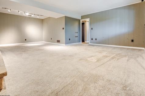 5 Cedarwood Drive Morgantown WV 26505