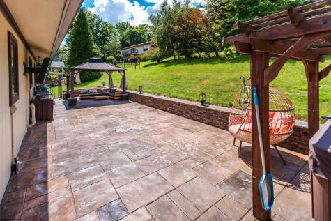 5 Cedarwood Drive Morgantown WV 26505