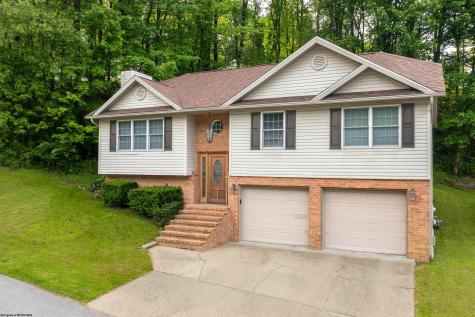2061 Pinecrest Drive Morgantown WV 26505