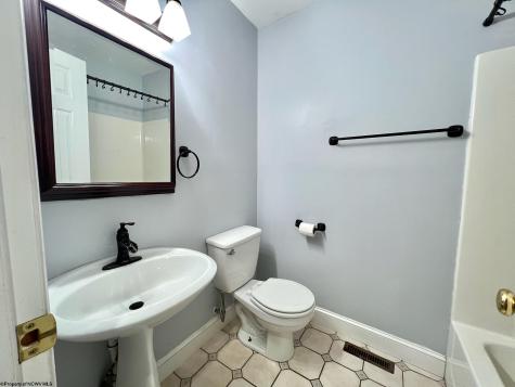 2061 Pinecrest Drive Morgantown WV 26505