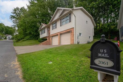 2061 Pinecrest Drive Morgantown WV 26505