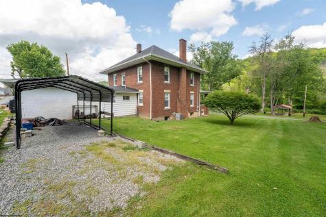 846 Maple Avenue Grafton WV 26354