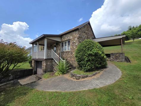 202 Main Street Idamay WV 26576