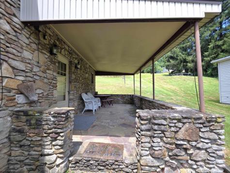 202 Main Street Idamay WV 26576