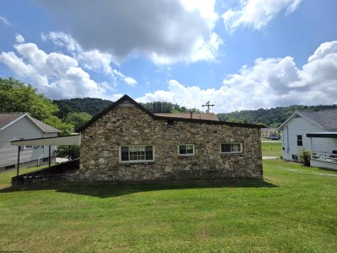 202 Main Street Idamay WV 26576