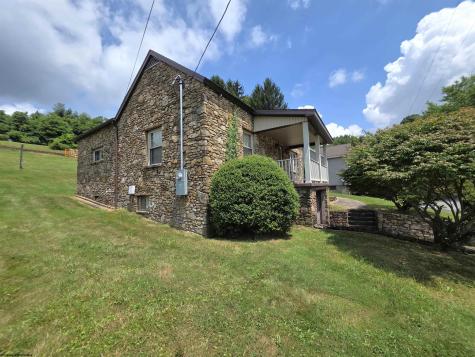 202 Main Street Idamay WV 26576