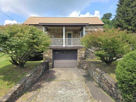 202 Main Street Idamay WV 26576