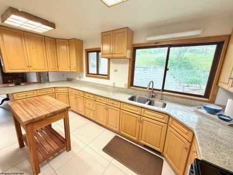 822 Kingwood Pike Morgantown WV 26508