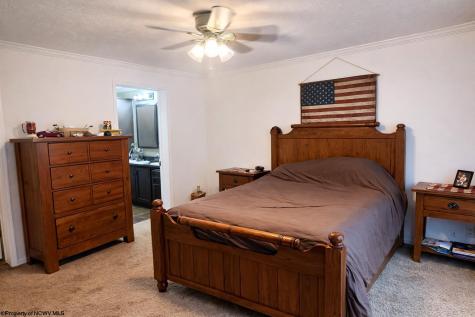 84 Thorne Drive Rivesville WV 26588