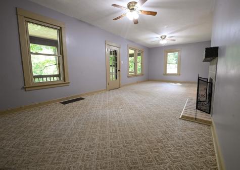 135 Camden Road Fairmont WV 26554-2433
