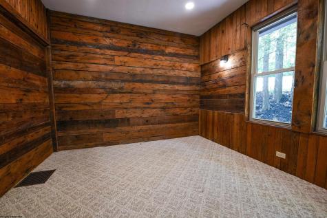 135 Camden Road Fairmont WV 26554-2433