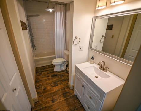 135 Camden Road Fairmont WV 26554-2433