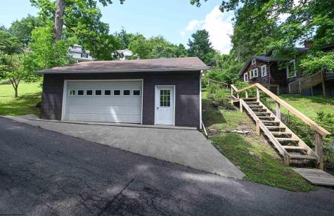 135 Camden Road Fairmont WV 26554-2433
