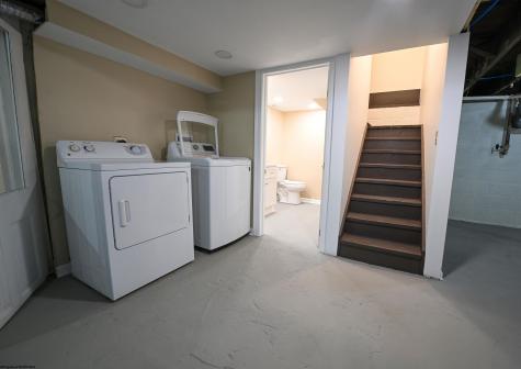 135 Camden Road Fairmont WV 26554-2433