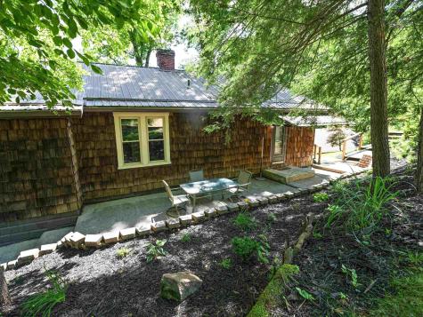 135 Camden Road Fairmont WV 26554-2433