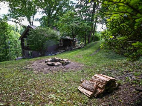 135 Camden Road Fairmont WV 26554-2433