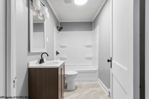 408 Maryland Avenue Nutter Fort WV 26301