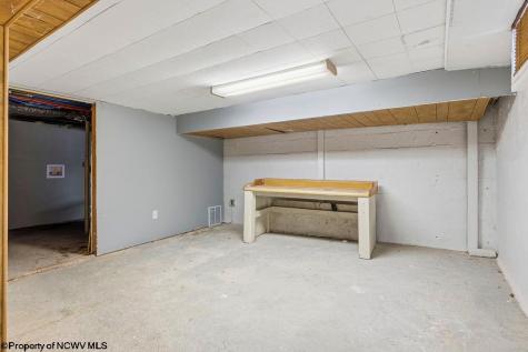 408 Maryland Avenue Nutter Fort WV 26301