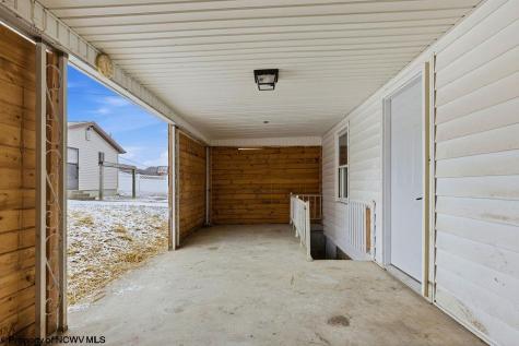 408 Maryland Avenue Nutter Fort WV 26301