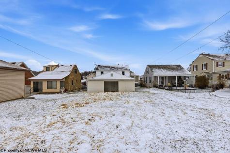 408 Maryland Avenue Nutter Fort WV 26301