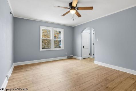 408 Maryland Avenue Nutter Fort WV 26301