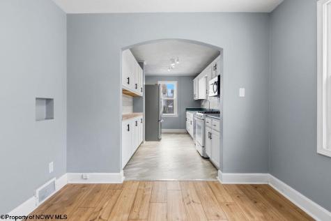 408 Maryland Avenue Nutter Fort WV 26301