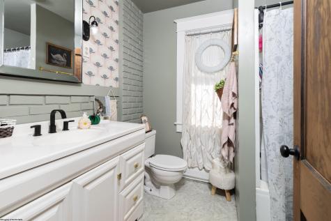 512 Stanley Avenue Clarksburg WV 26301