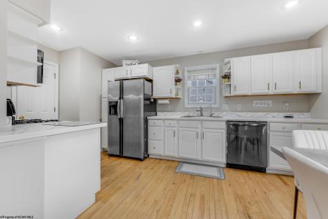 701 Park Side Lane Morgantown WV 26501