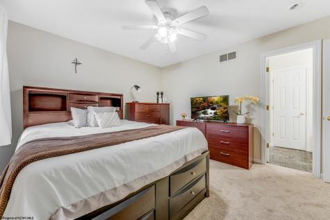 701 Park Side Lane Morgantown WV 26501
