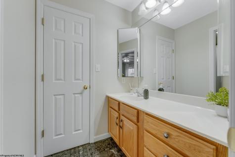 701 Park Side Lane Morgantown WV 26501