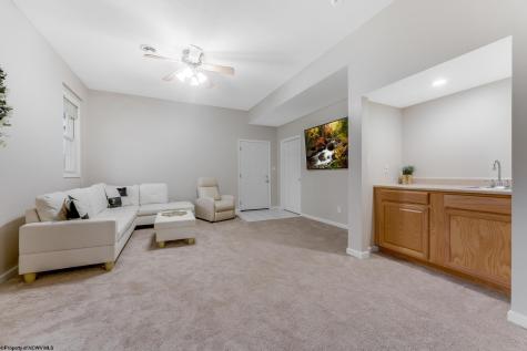 701 Park Side Lane Morgantown WV 26501