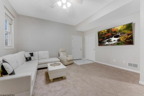 701 Park Side Lane Morgantown WV 26501