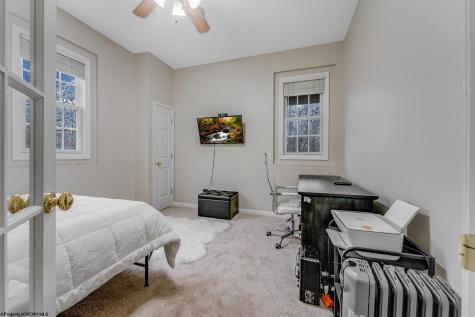 701 Park Side Lane Morgantown WV 26501