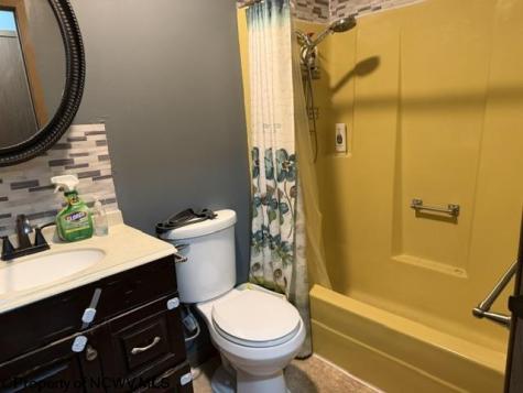 125 Beacon Street Belington WV 26250