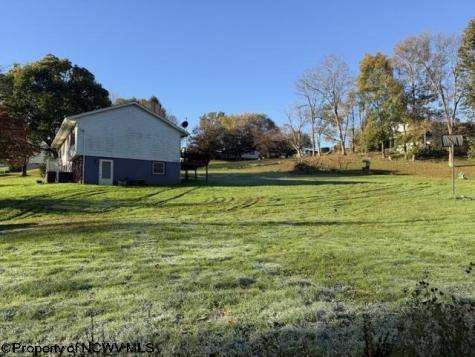 125 Beacon Street Belington WV 26250