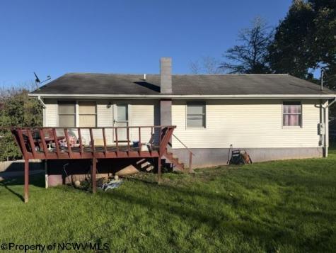 125 Beacon Street Belington WV 26250