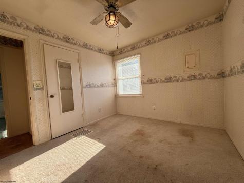 5178 Maple Street Clarksburg WV 26301-6931