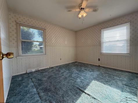 5178 Maple Street Clarksburg WV 26301-6931