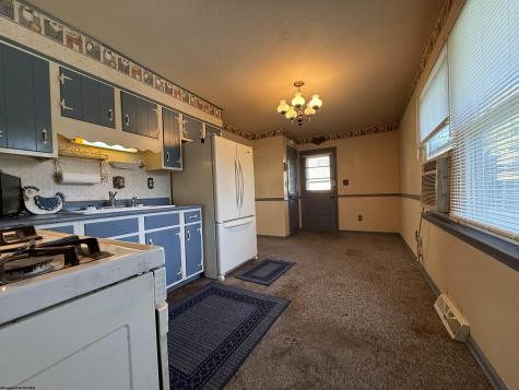 5178 Maple Street Clarksburg WV 26301-6931