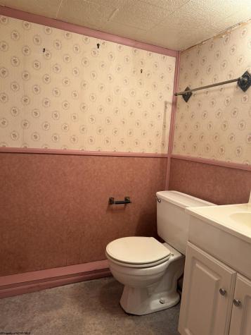 5178 Maple Street Clarksburg WV 26301-6931