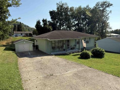 5178 Maple Street Clarksburg WV 26301-6931