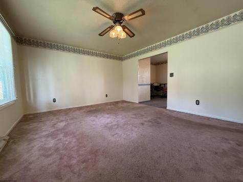 5178 Maple Street Clarksburg WV 26301-6931